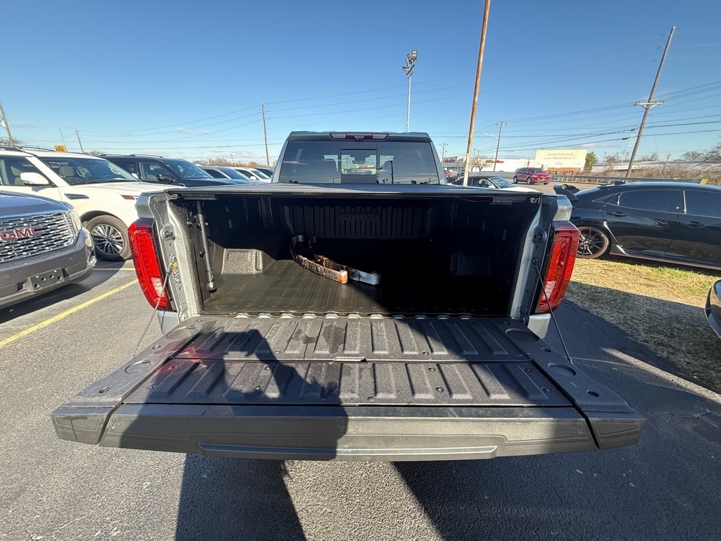 GMC Sierra 1500 AT4 Crew Cab 4WD 2023