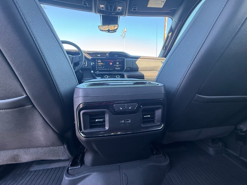 GMC Sierra 1500 AT4 Crew Cab 4WD 2023