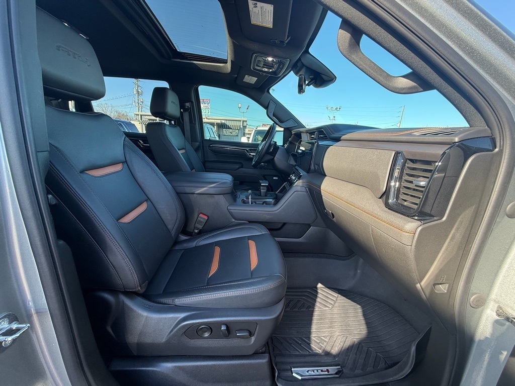 GMC Sierra 1500 AT4 Crew Cab 4WD 2023