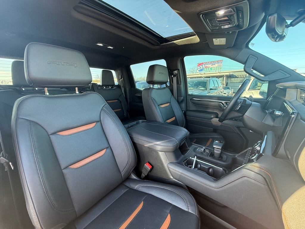 GMC Sierra 1500 AT4 Crew Cab 4WD 2023