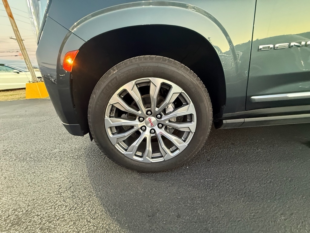 GMC Yukon XL Denali 4WD 2021