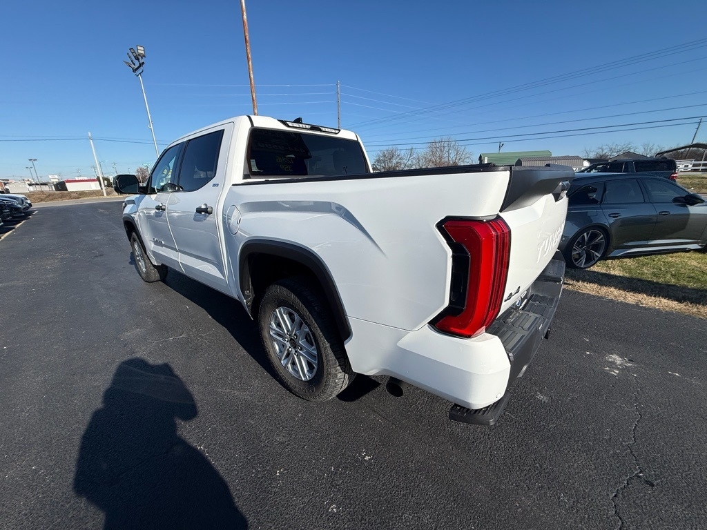 Toyota Tundra SR5 CrewMax 4WD 2023