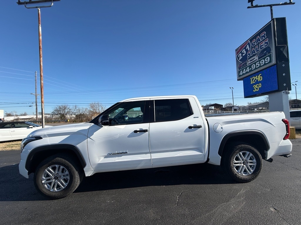 Toyota Tundra SR5 CrewMax 4WD 2023
