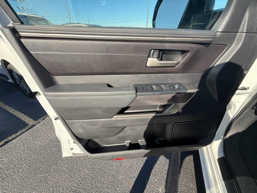 Toyota Tundra SR5 CrewMax 4WD 2023