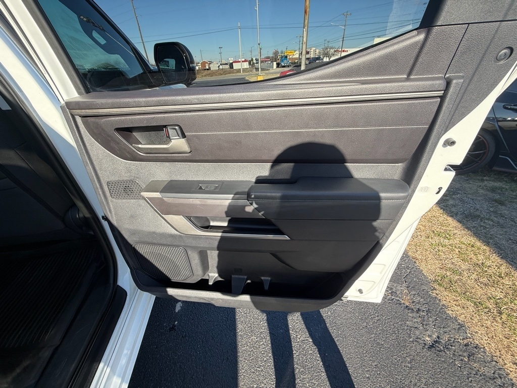 Toyota Tundra SR5 CrewMax 4WD 2023