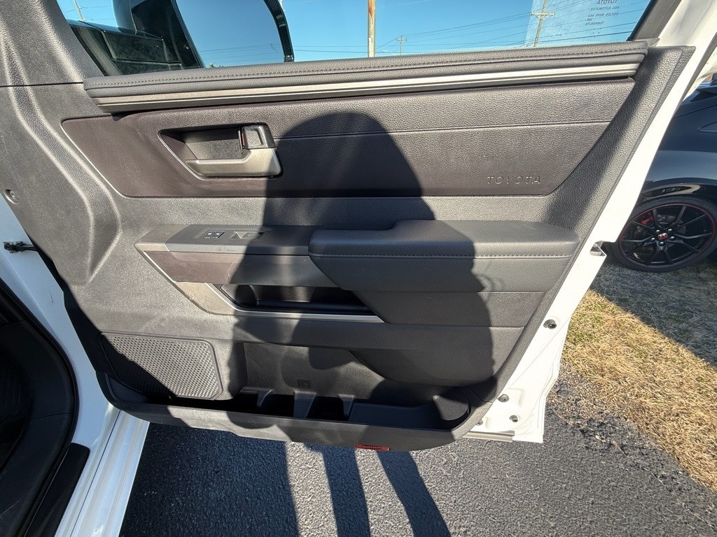 Toyota Tundra SR5 CrewMax 4WD 2023