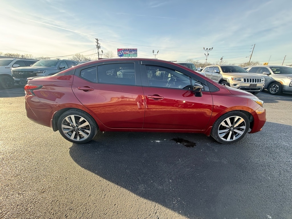 Nissan Versa SR 2020