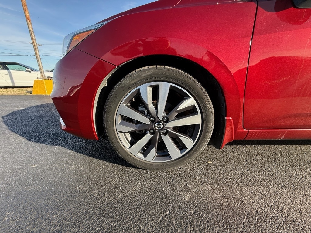 Nissan Versa SR 2020