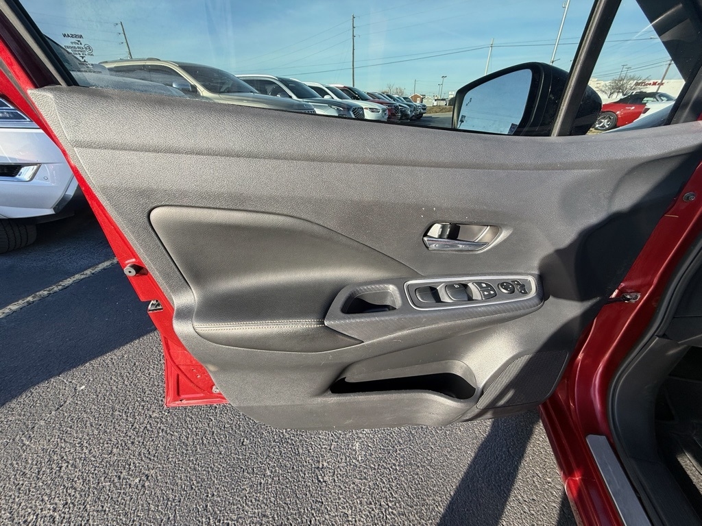 Nissan Versa SR 2020