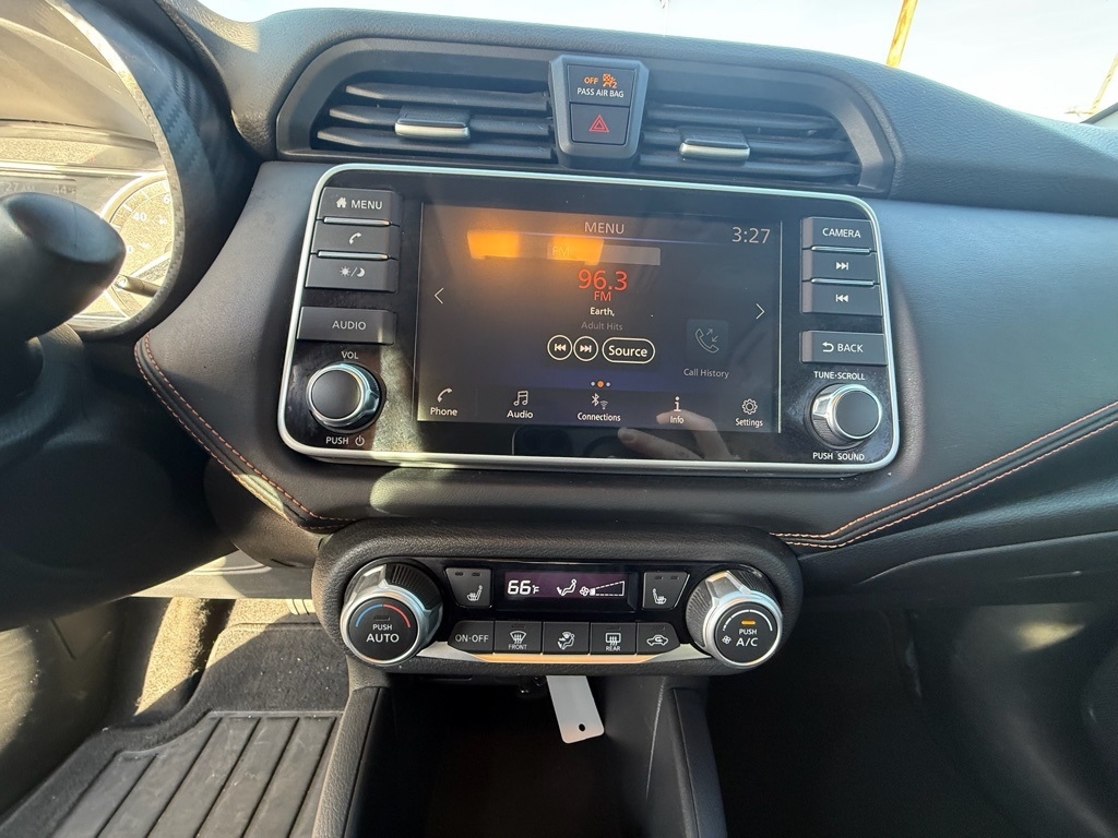 Nissan Versa SR 2020