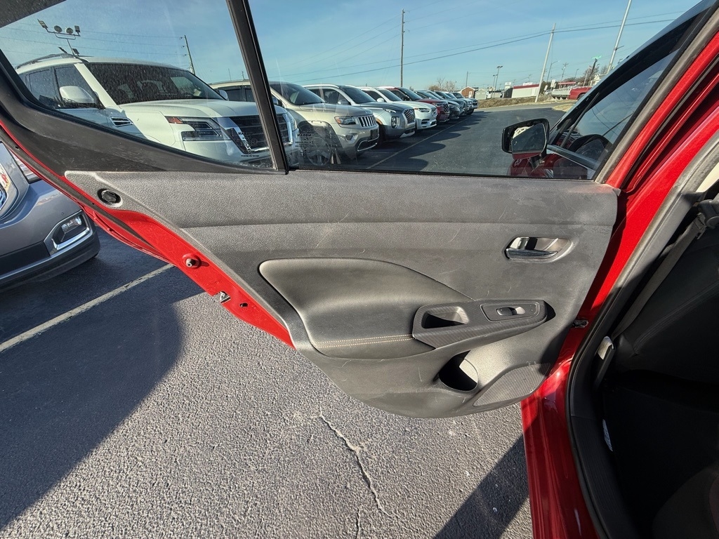 Nissan Versa SR 2020