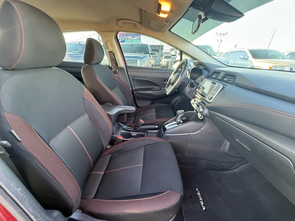 Nissan Versa SR 2020