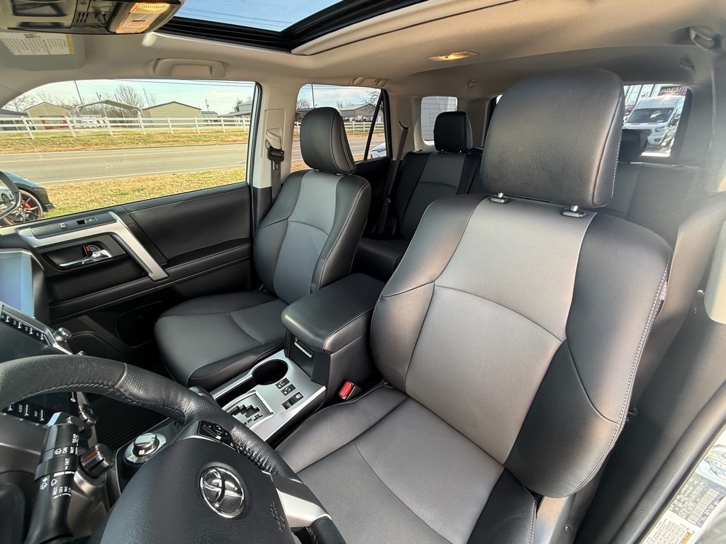 Toyota 4Runner SR5 Premium 4WD 2023