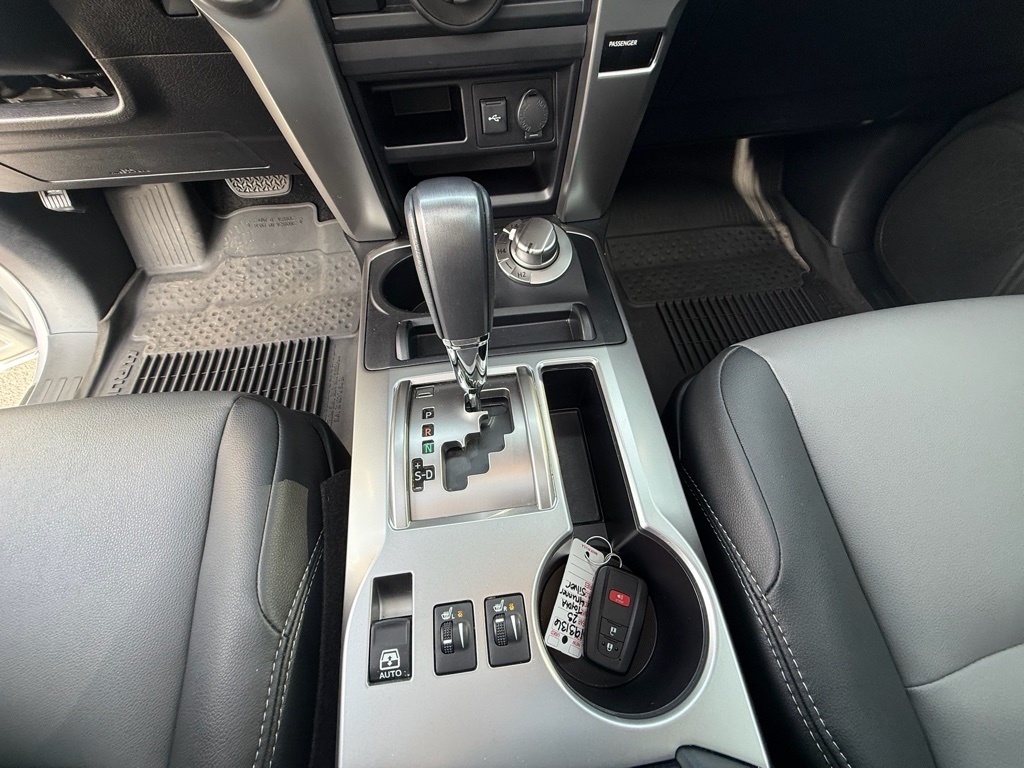 Toyota 4Runner SR5 Premium 4WD 2023