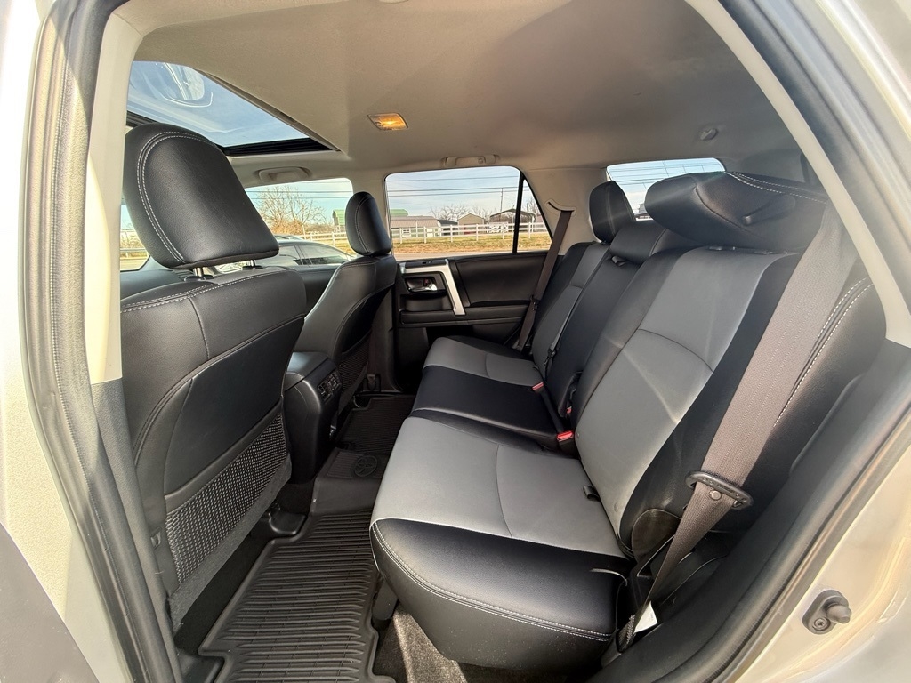 Toyota 4Runner SR5 Premium 4WD 2023