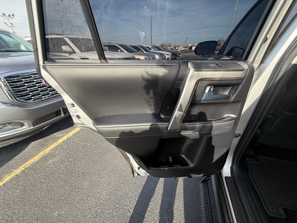 Toyota 4Runner SR5 Premium 4WD 2023