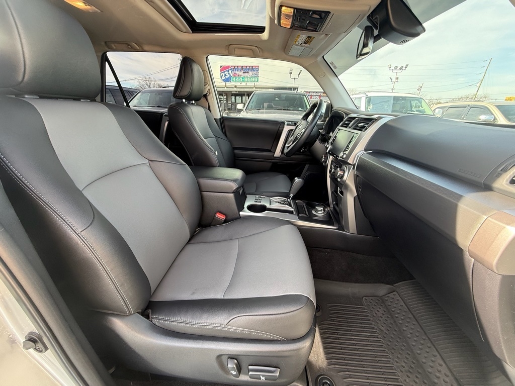 Toyota 4Runner SR5 Premium 4WD 2023