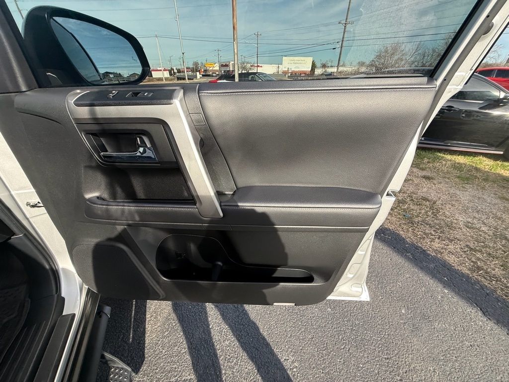 Toyota 4Runner SR5 Premium 4WD 2023