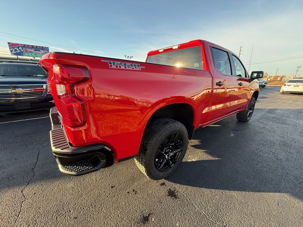 Chevrolet Silverado 1500 Trail Boss Custom Crew Cab 4WD 2025