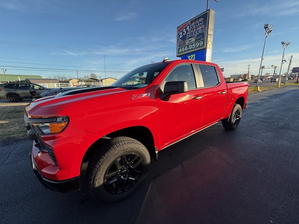 Chevrolet Silverado 1500 Trail Boss Custom Crew Cab 4WD 2025