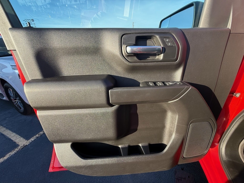 Chevrolet Silverado 1500 Trail Boss Custom Crew Cab 4WD 2025