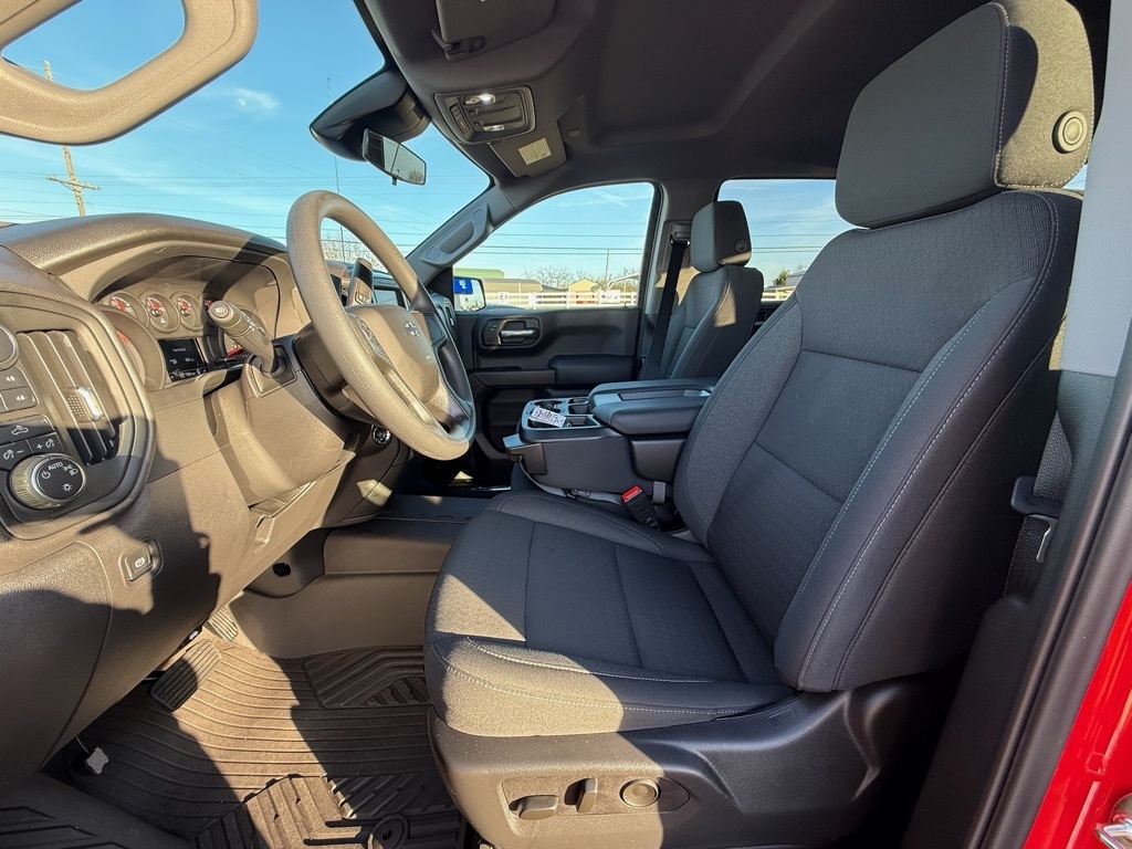 Chevrolet Silverado 1500 Trail Boss Custom Crew Cab 4WD 2025