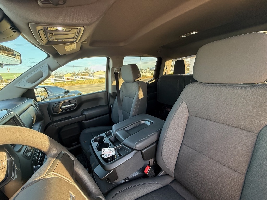 Chevrolet Silverado 1500 Trail Boss Custom Crew Cab 4WD 2025