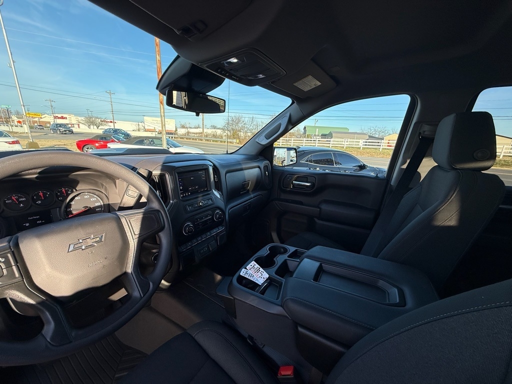 Chevrolet Silverado 1500 Trail Boss Custom Crew Cab 4WD 2025