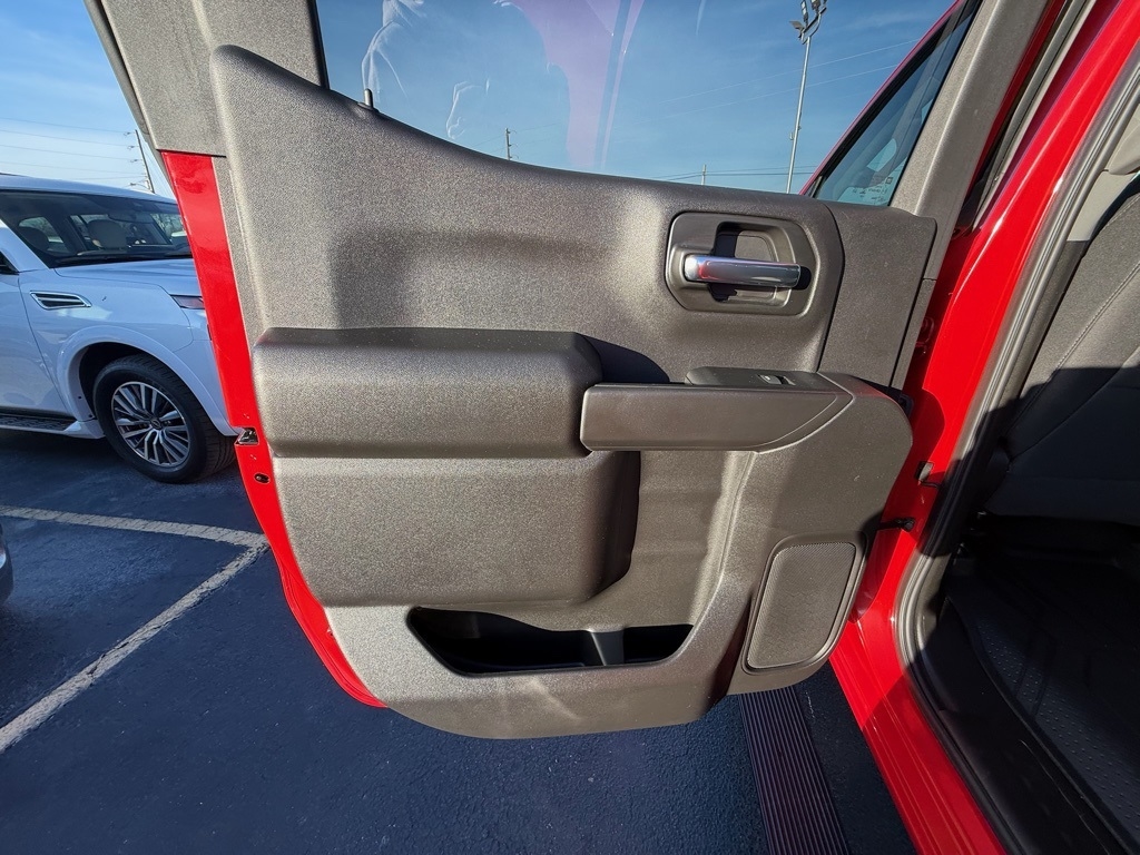 Chevrolet Silverado 1500 Trail Boss Custom Crew Cab 4WD 2025