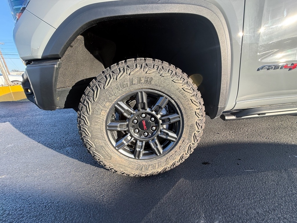 GMC Sierra 1500 AT4X Crew Cab 4WD 2025