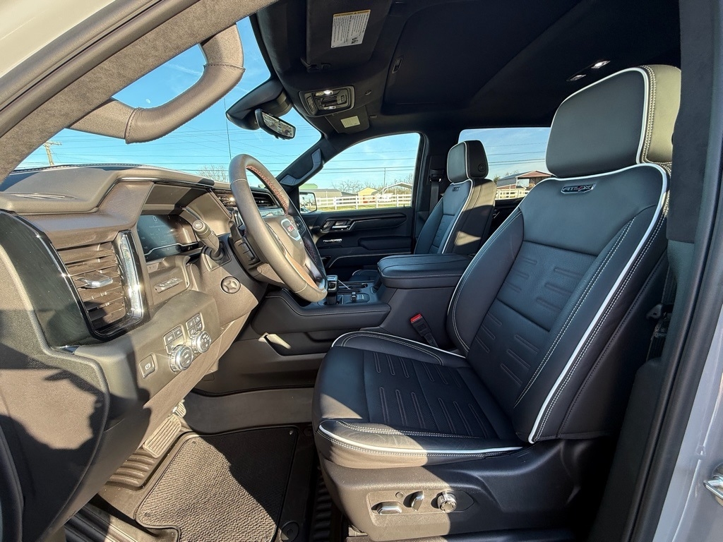 GMC Sierra 1500 AT4X Crew Cab 4WD 2025