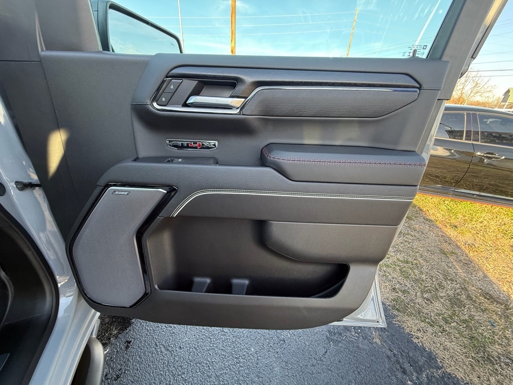 GMC Sierra 1500 AT4X Crew Cab 4WD 2025