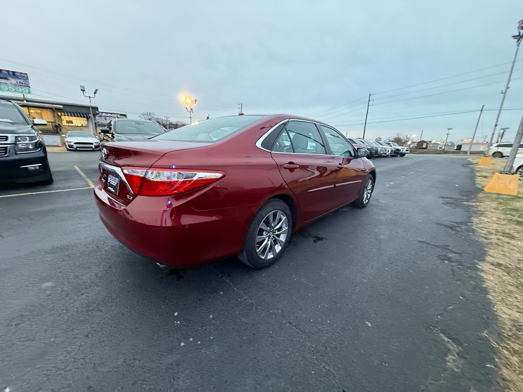 Toyota Camry SE 2015