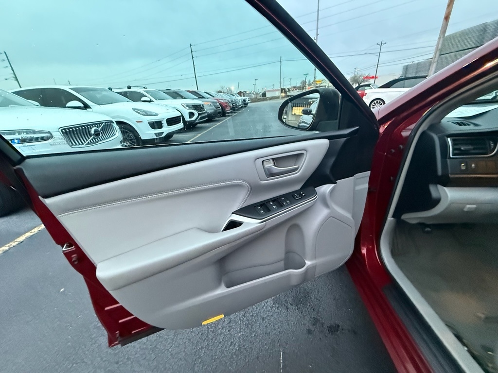 Toyota Camry SE 2015