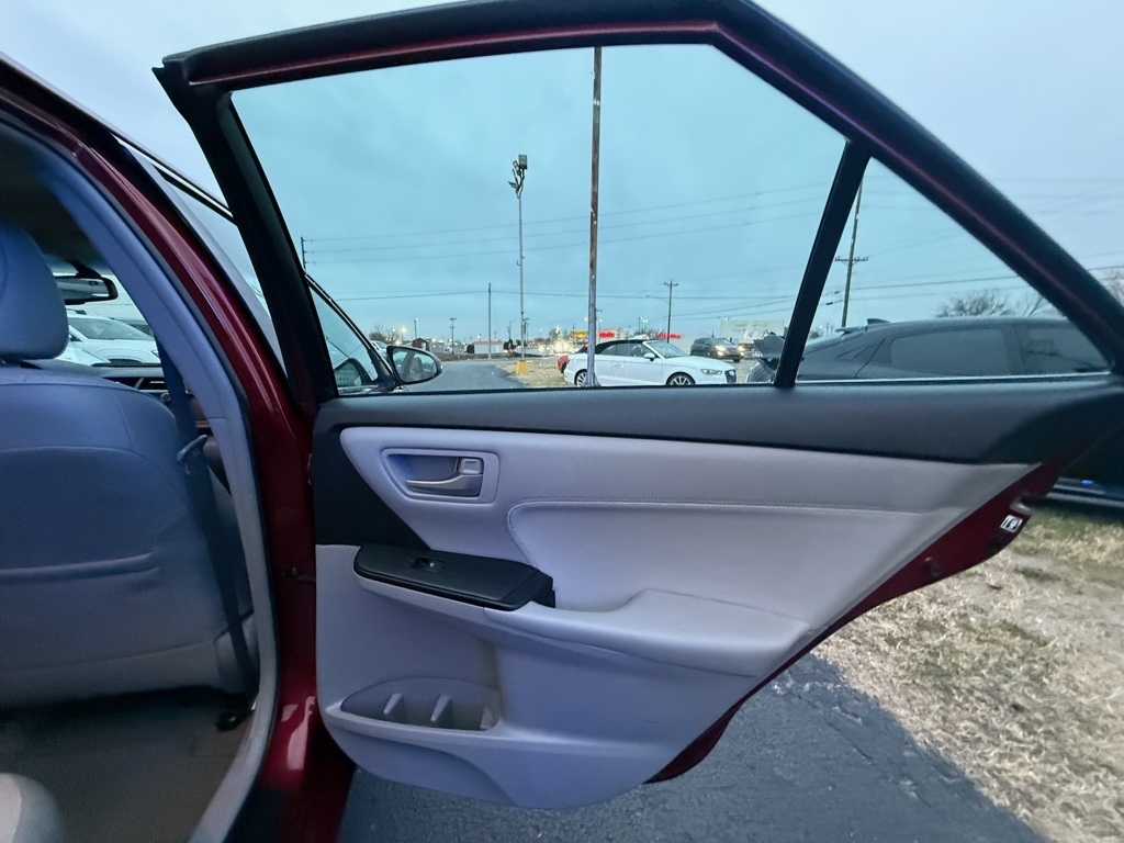 Toyota Camry SE 2015