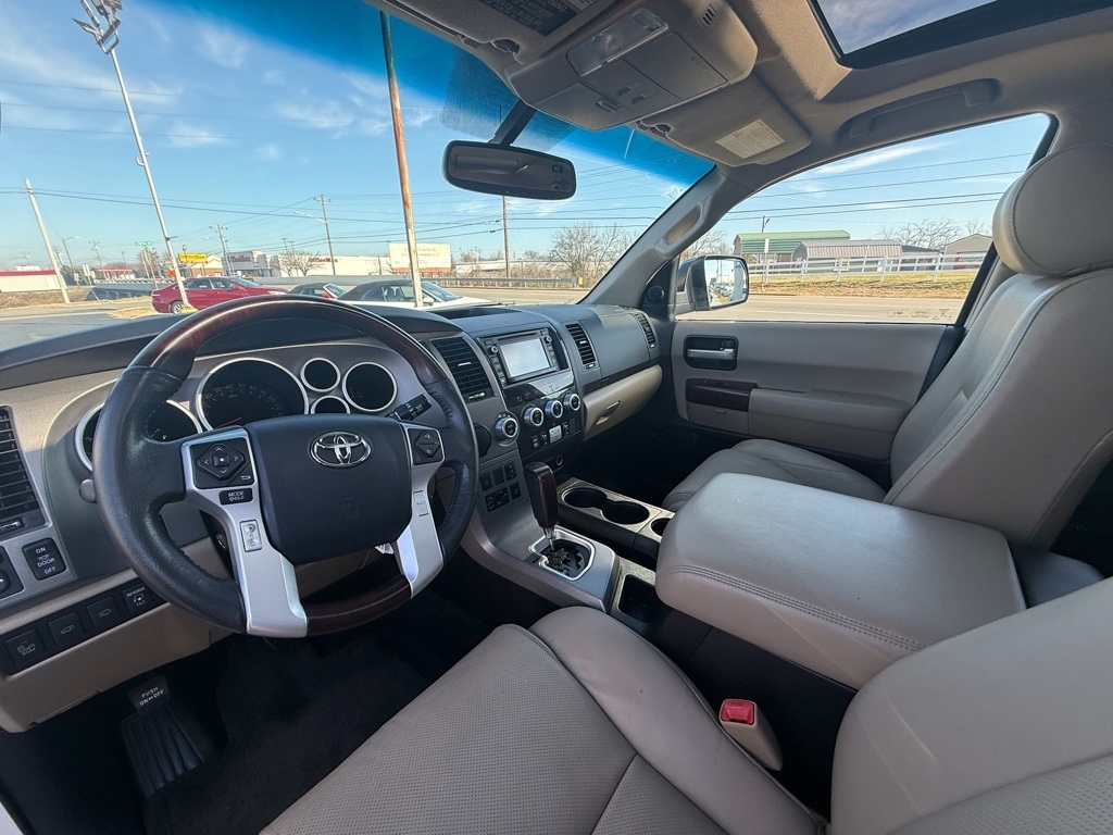 Toyota Sequoia Plantium 2WD 2015