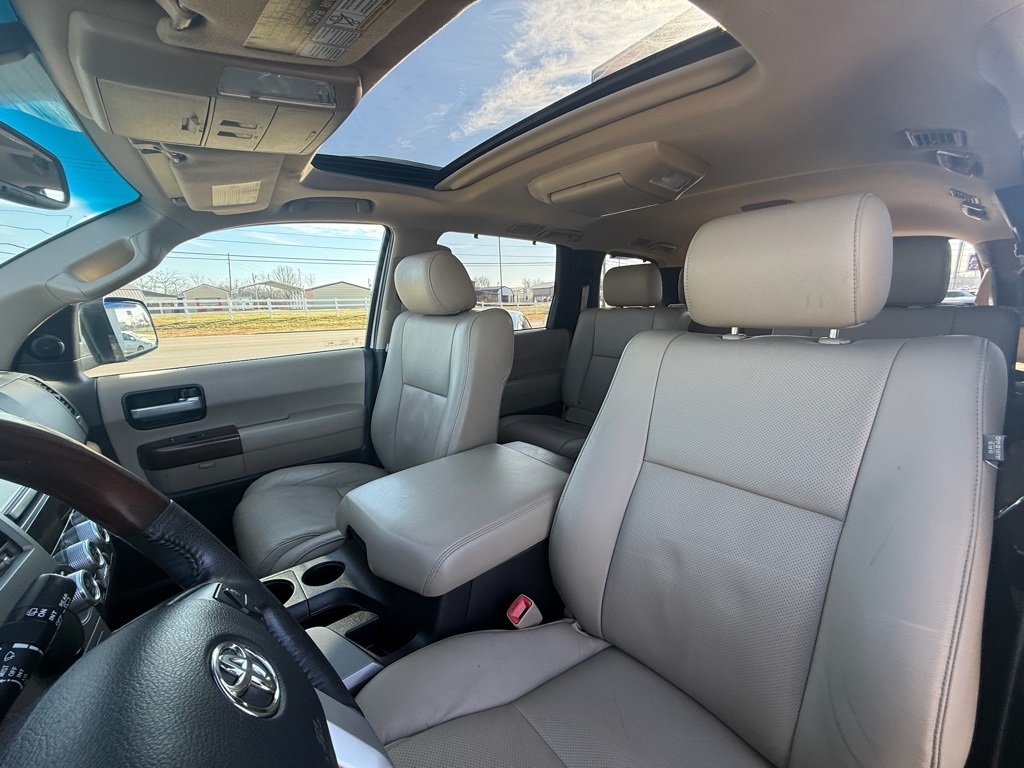 Toyota Sequoia Plantium 2WD 2015