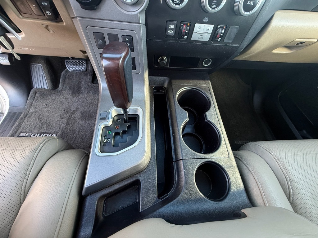 Toyota Sequoia Plantium 2WD 2015