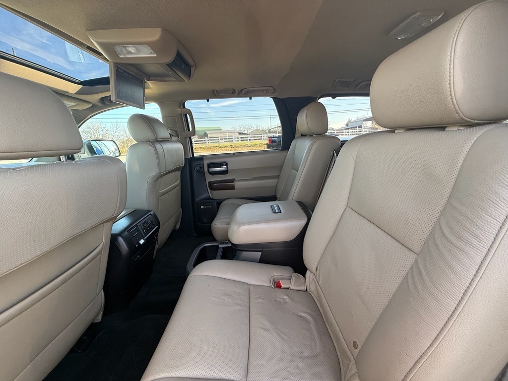 Toyota Sequoia Plantium 2WD 2015