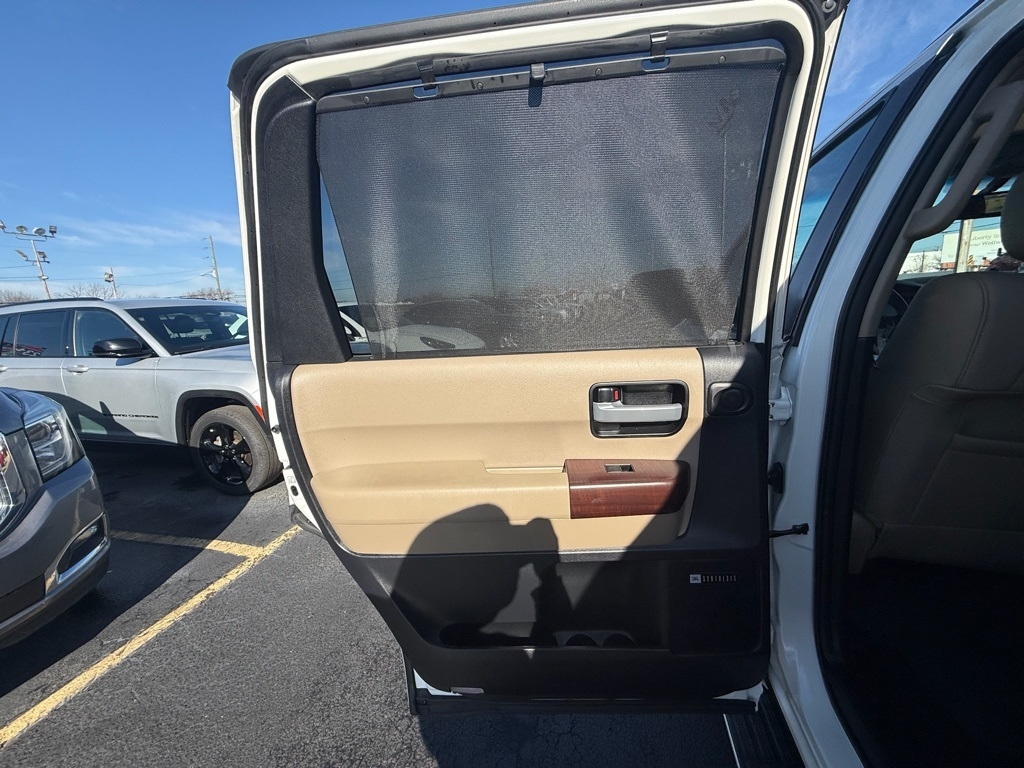 Toyota Sequoia Plantium 2WD 2015