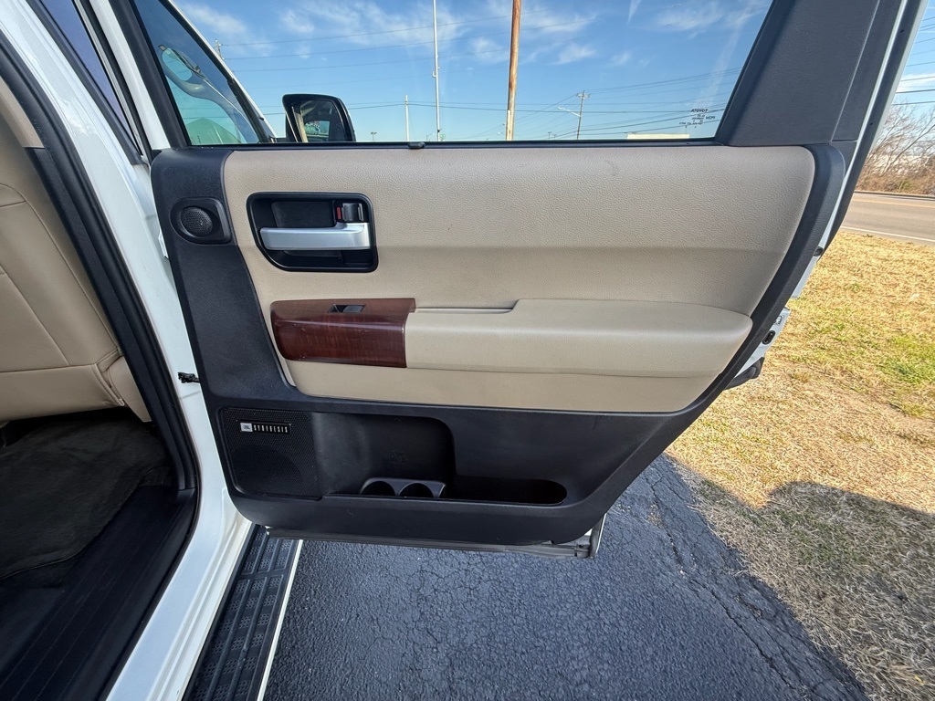 Toyota Sequoia Plantium 2WD 2015