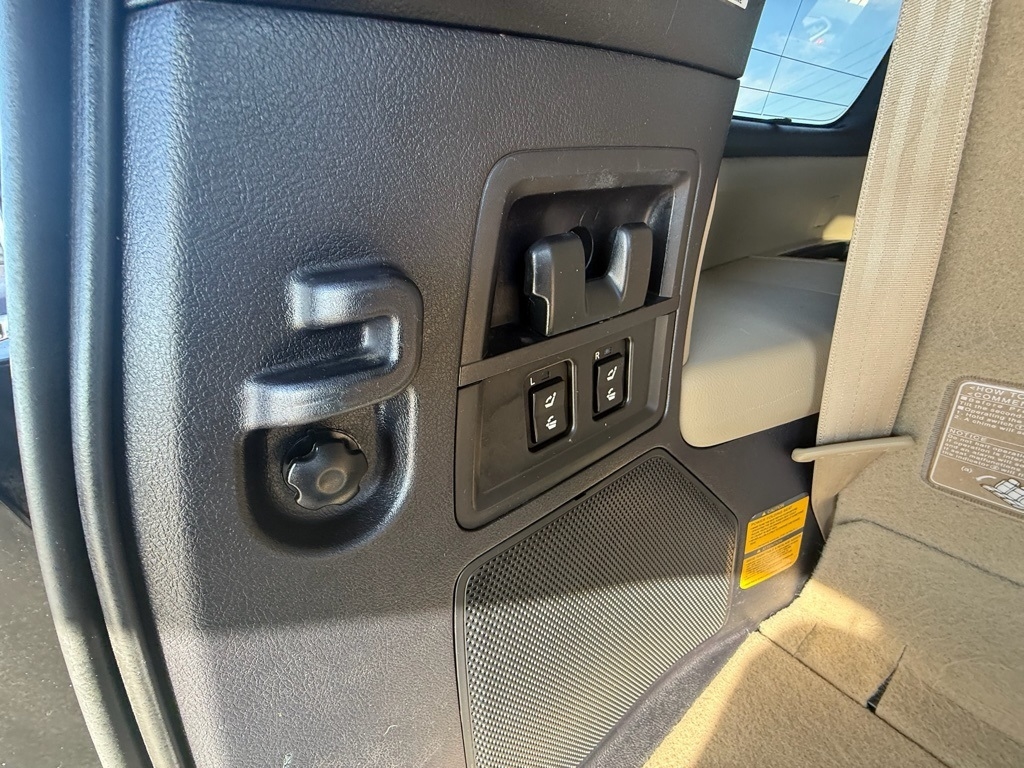 Toyota Sequoia Plantium 2WD 2015