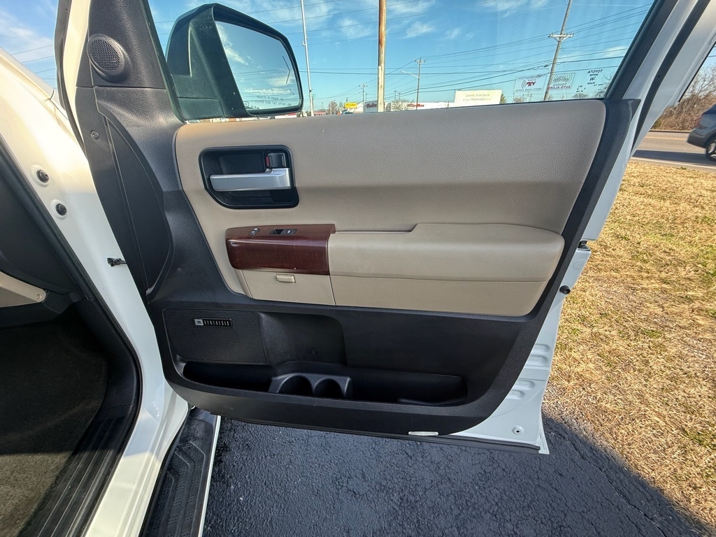 Toyota Sequoia Plantium 2WD 2015