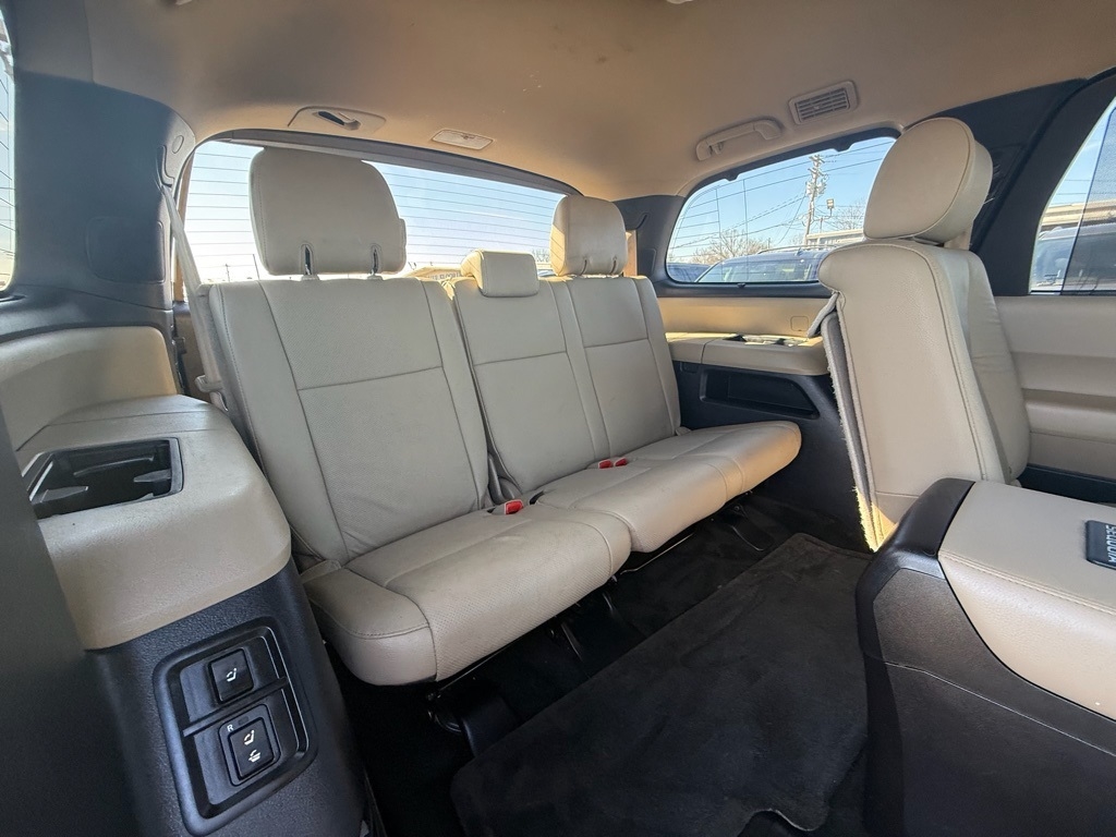 Toyota Sequoia Plantium 2WD 2015