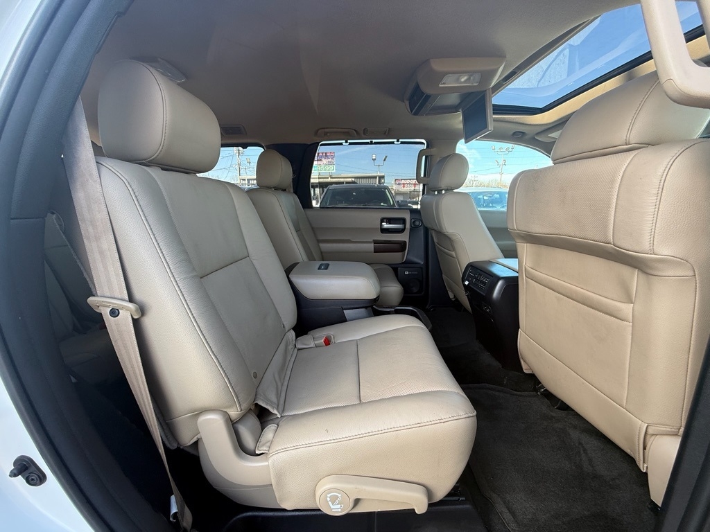 Toyota Sequoia Plantium 2WD 2015