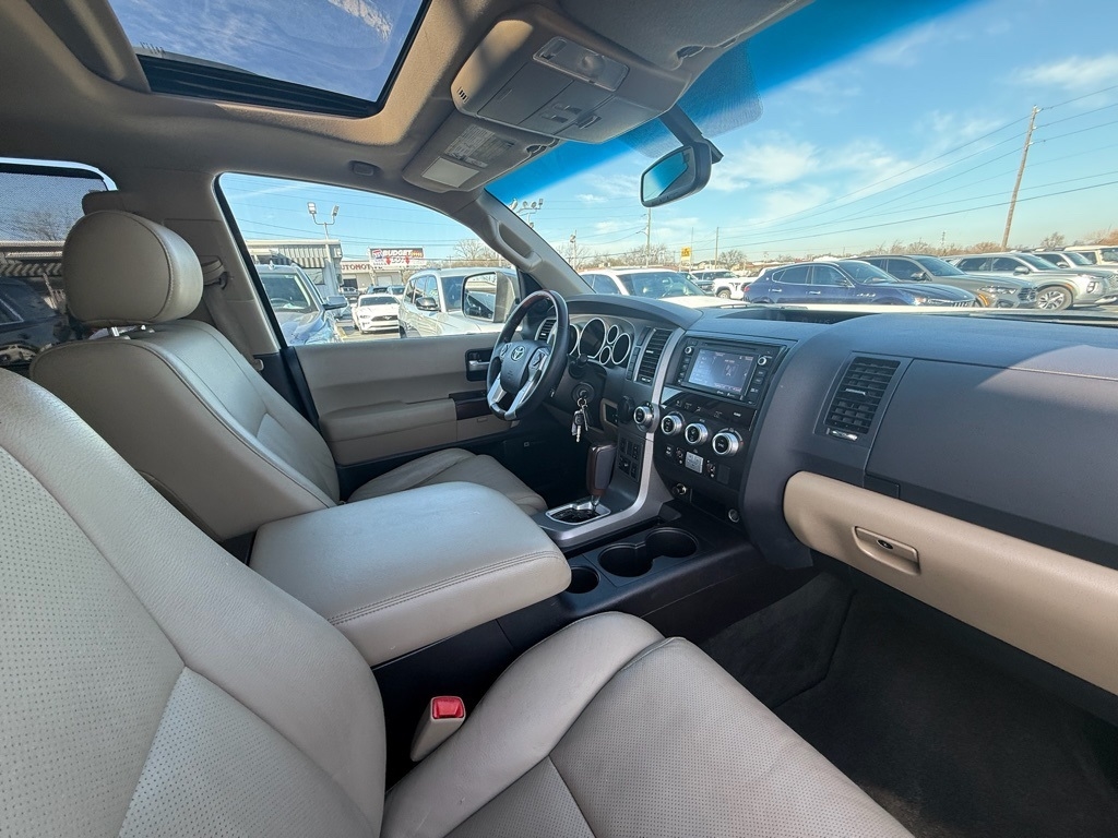 Toyota Sequoia Plantium 2WD 2015