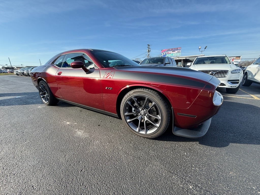 2023 Dodge Challenger R/T's photo