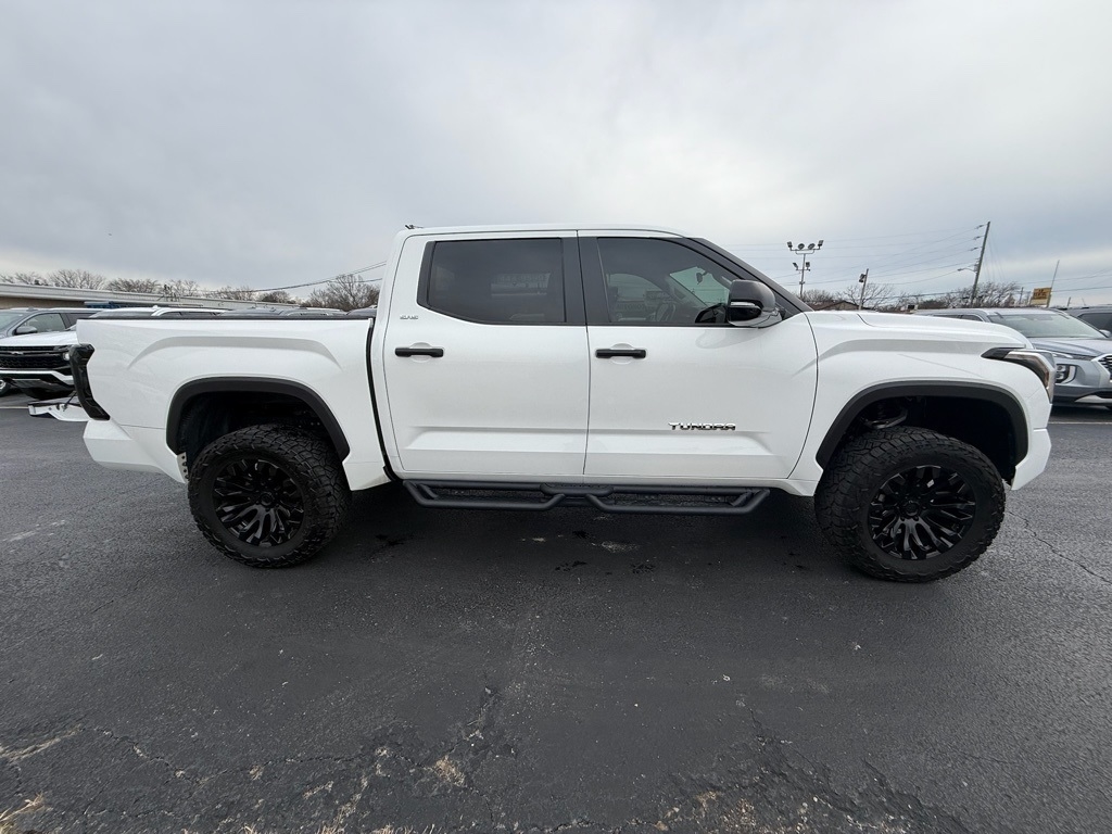 Toyota Tundra SR5 CrewMax 4WD 2024