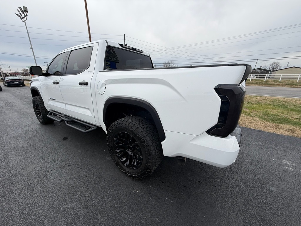 Toyota Tundra SR5 CrewMax 4WD 2024