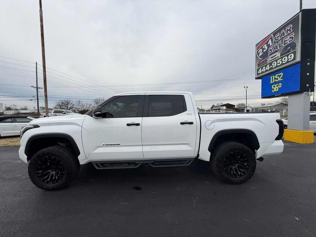 Toyota Tundra SR5 CrewMax 4WD 2024